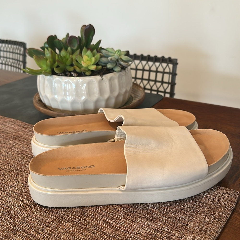 VAGABOND cream slide sandals (EU size 37 / US size 7) ✨ - Picture 3 of 5